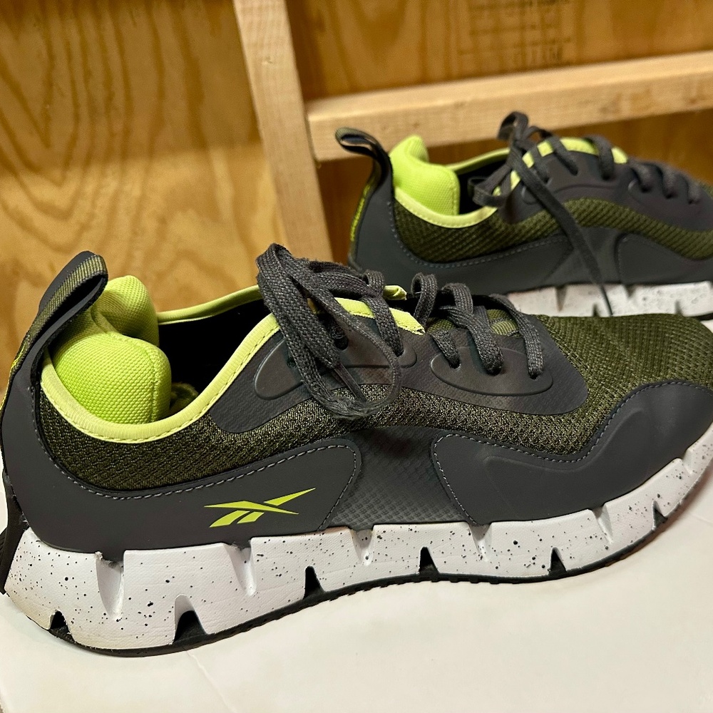 Reebok Men's Athletic Sneakers with Back Heel Cushion Green/Grey Size 12 EUC!